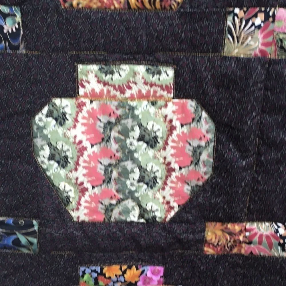 NWT Handcrafted Ginger Jar Quilt